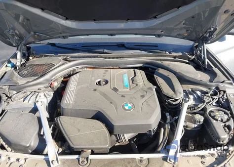 2023 BMW 530E z USA, uszkodzony, nr VIN WBA13AG04PCM76684